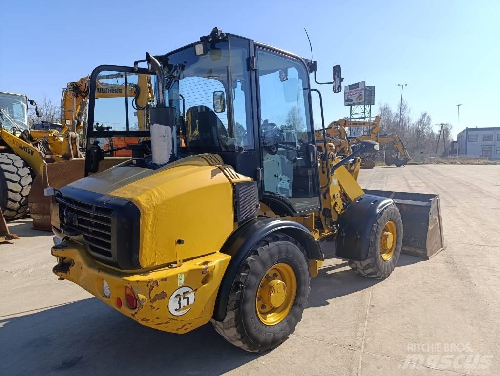 CAT 907 H 2 لوادر بعجل