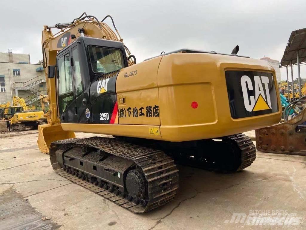 CAT 325 D حفارات زحافة