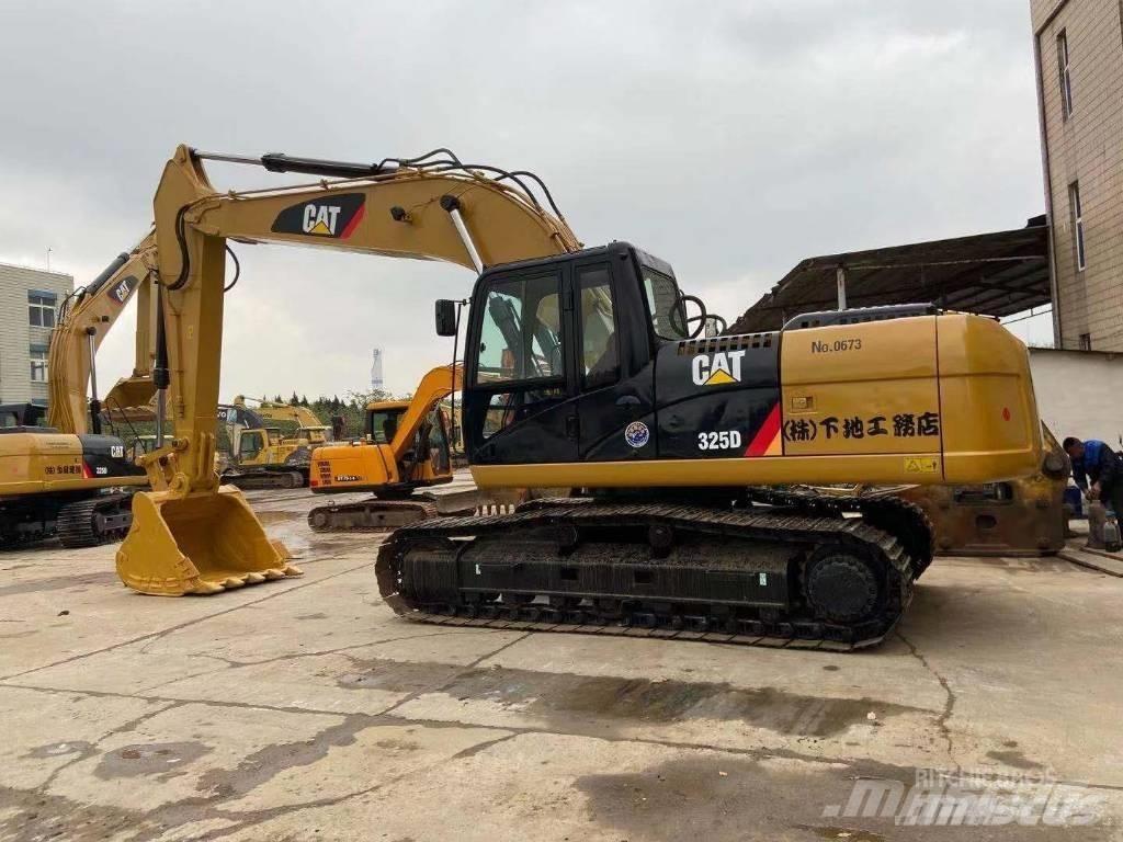 CAT 325 D حفارات زحافة