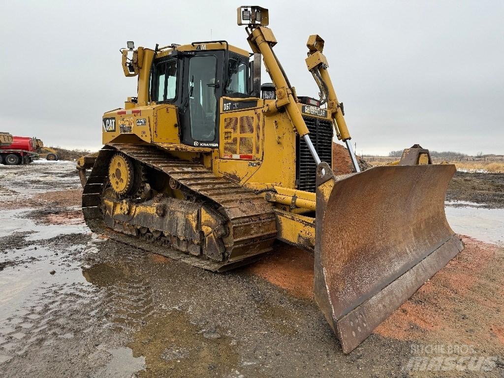 CAT D 6 T XW بلدوزرات مجنزرة