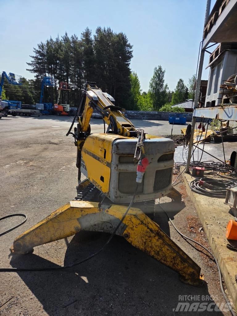 Brokk 160 حفارات هدم