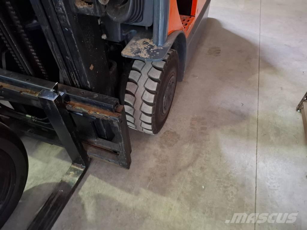 Toyota 75BMF18 شاحنات ذات رافعات شوكية تعمل بالكهرباء