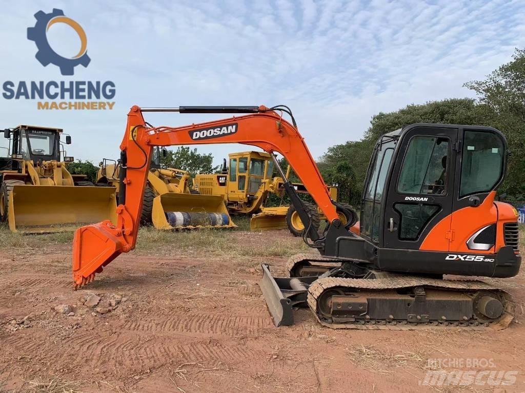 Doosan DX 55 حفارات صغيرة أقل من 7 طن (حفارات صغيرة)