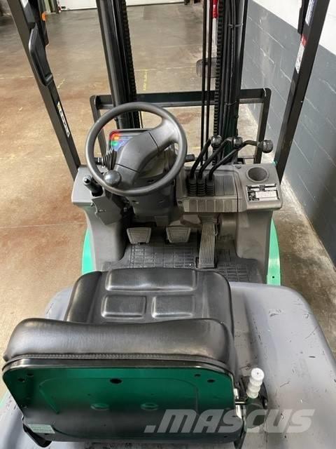 Mitsubishi FG 15 N شاحنات LPG