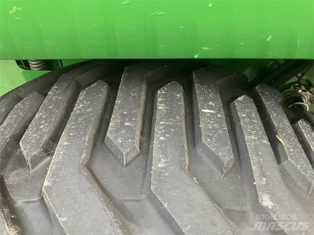 John Deere V461R محزمات مستديرة