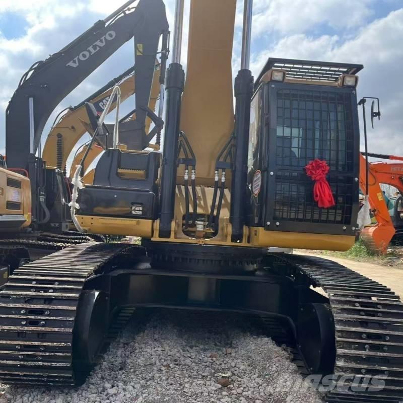 CAT 330 D حفارات زحافة