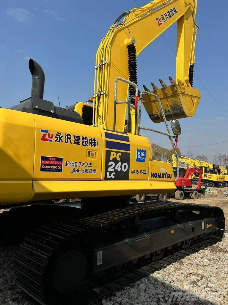 Komatsu 240-8 حفارات زحافة
