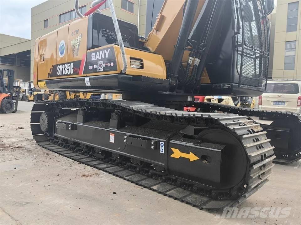 Sany SY135C حفارات زحافة