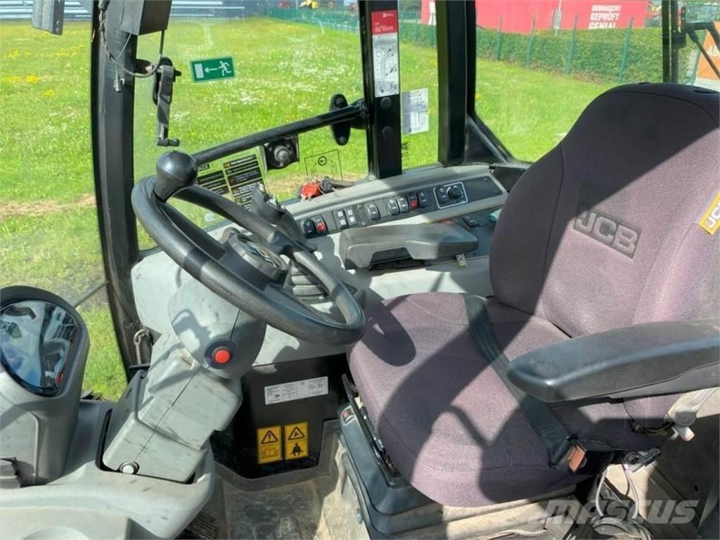 JCB TM 220 - 40 KM/H معدات مناولة لأغراض الزراعة