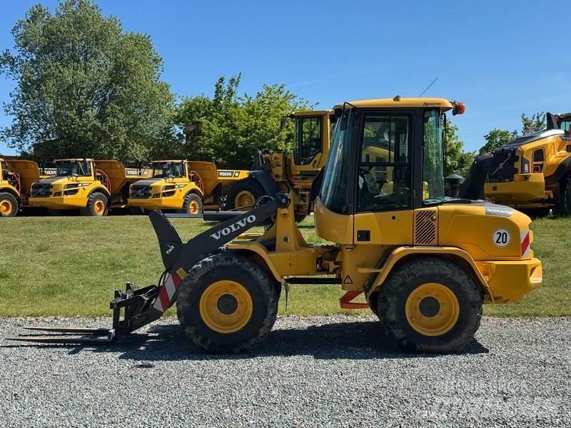 Volvo L 35 G لوادر بعجل