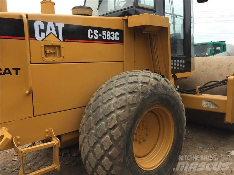 CAT CS 583 C مداحل أحادية الأسطوانة