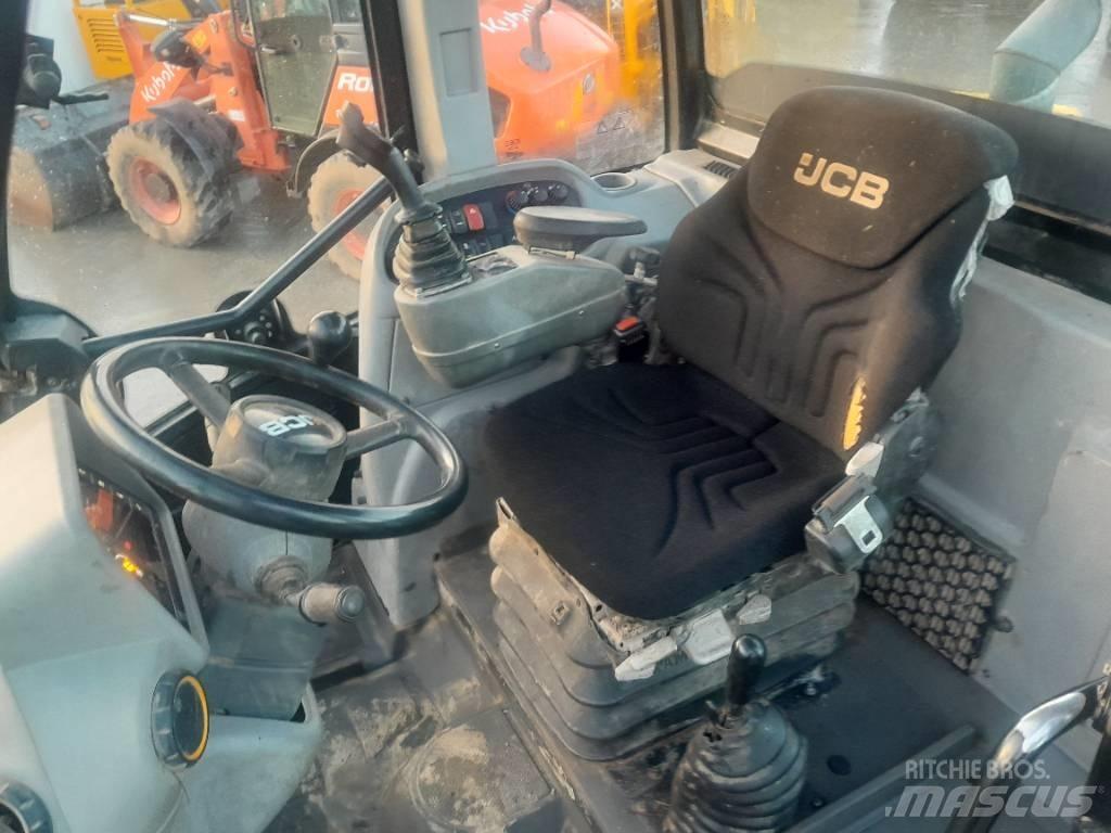 JCB TM 320 معدات مناولة لأغراض الزراعة