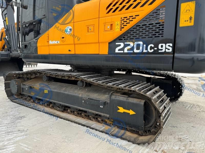 Hyundai R220LC-9S حفارات زحافة