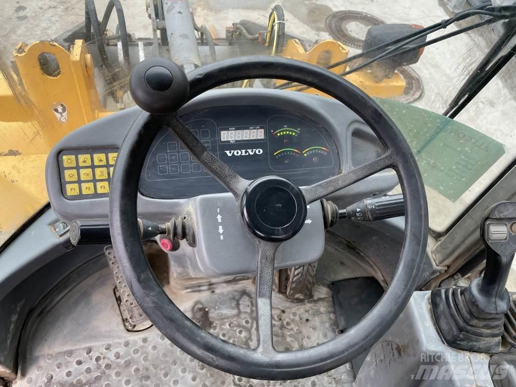 Volvo L 30 ZX لوادر بعجل