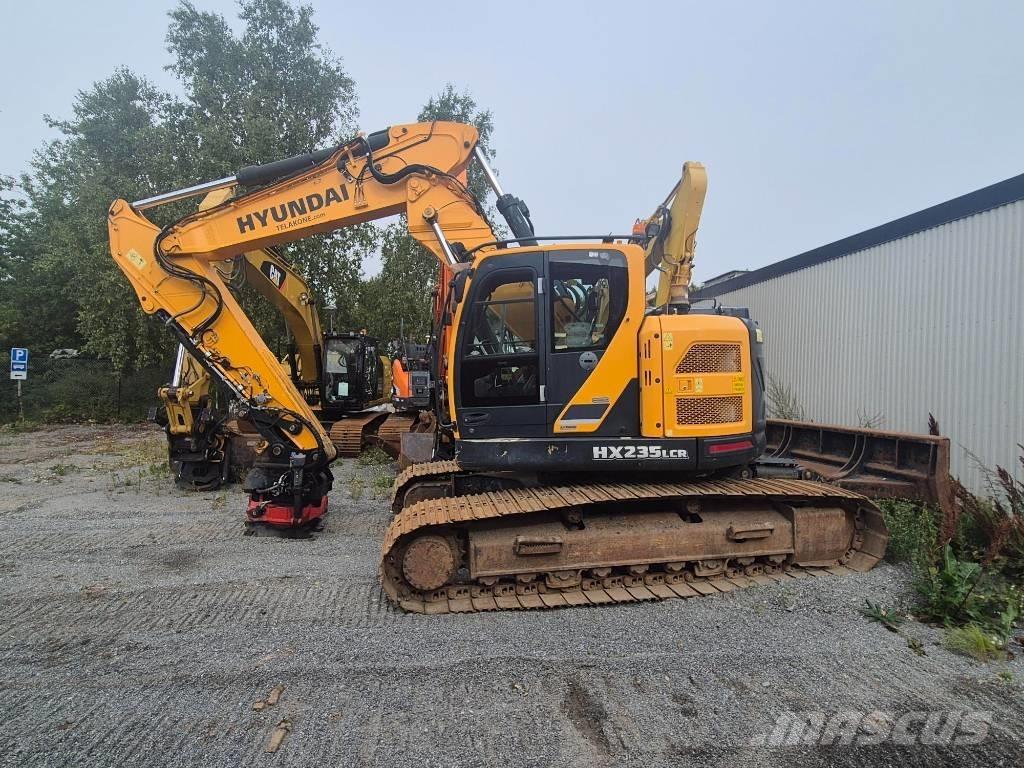 Hyundai HX 235 LCR حفارات زحافة