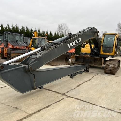 Volvo EC 240 LR حفارات زحافة