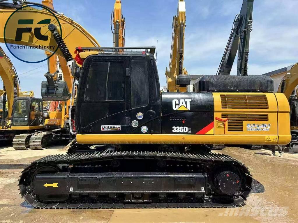 CAT 336D2 حفارات زحافة