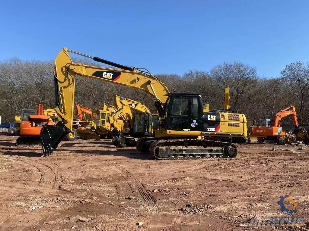 CAT 325 D حفارات زحافة