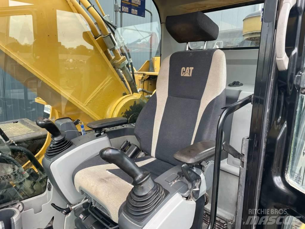 CAT 349E L حفارات زحافة