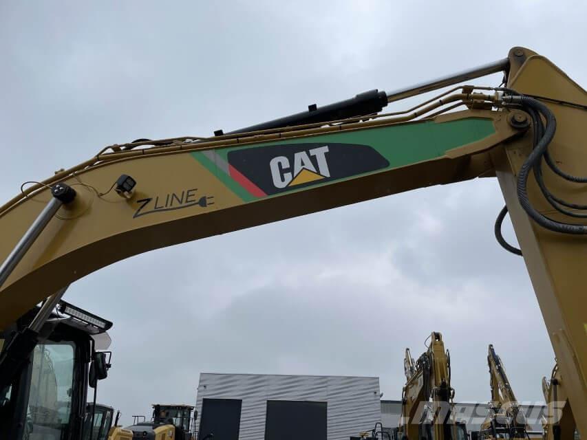 CAT 323F Z-Line حفارات زحافة