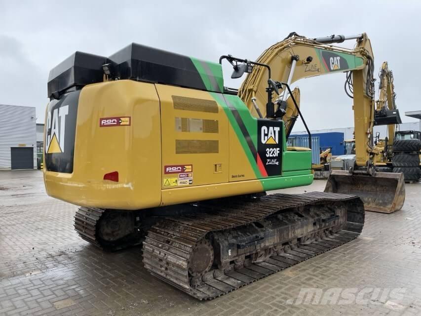 CAT 323F Z-Line حفارات زحافة