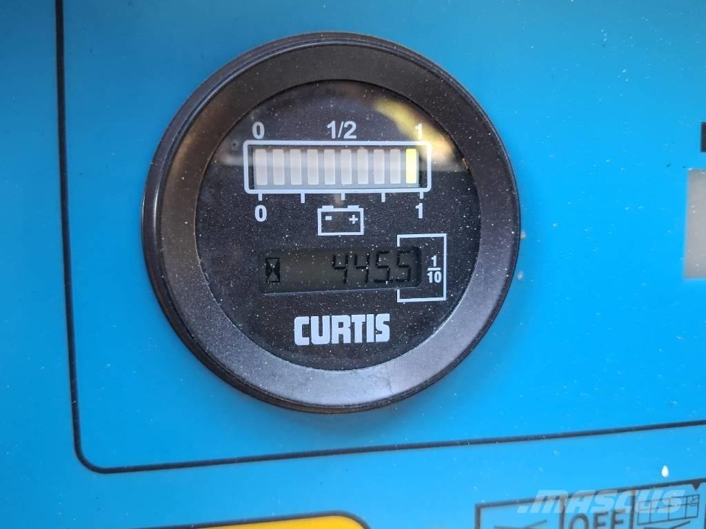 Iteco IT10122 رافعات مقصية الشكل