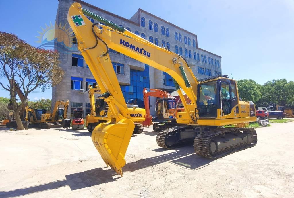 Komatsu PC 200-8 حفارات زحافة