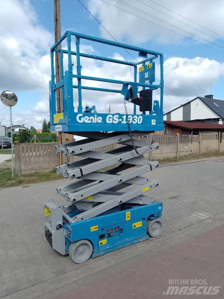 Genie GS 1930 رافعات مقصية الشكل