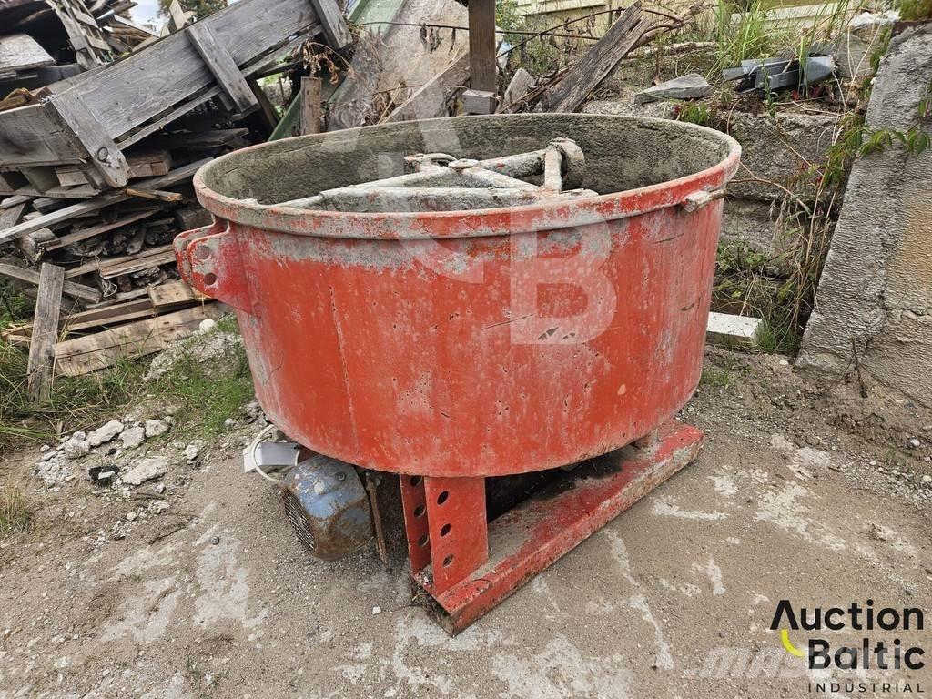  Concrete mixer معدات الرصف الخرساني