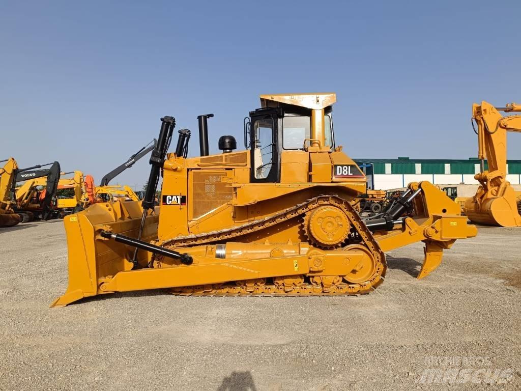 CAT D 8 L بلدوزرات مجنزرة