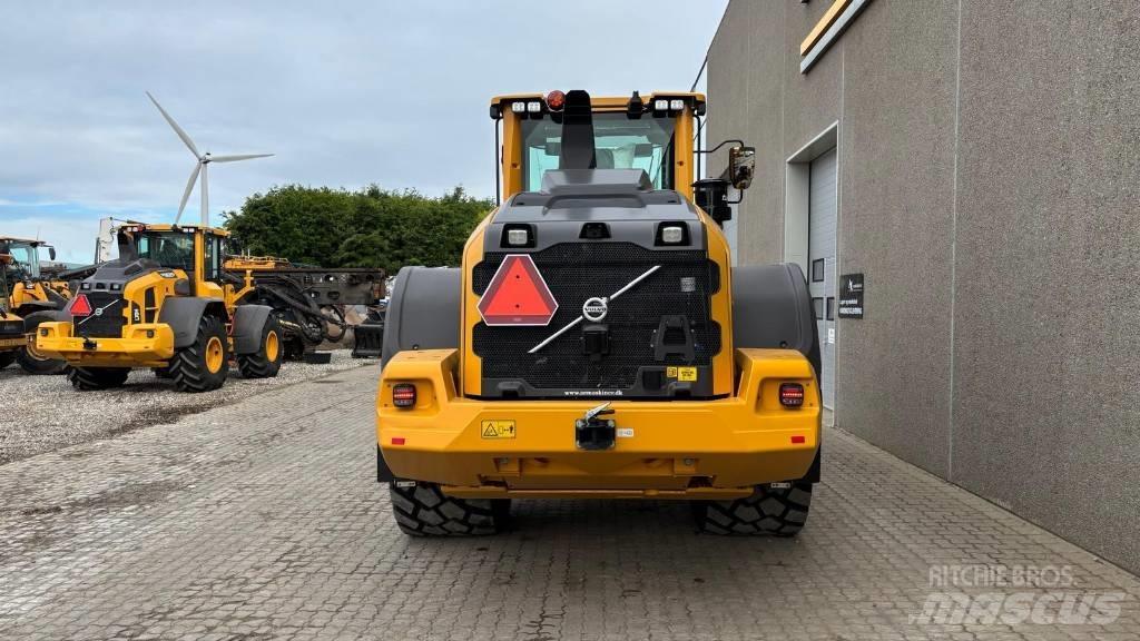 Volvo L 120 H لوادر بعجل