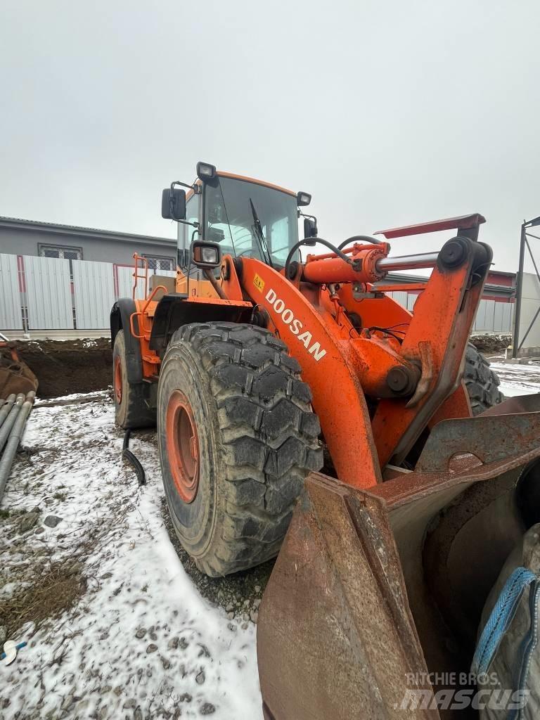 Doosan DL 400 لوادر بعجل