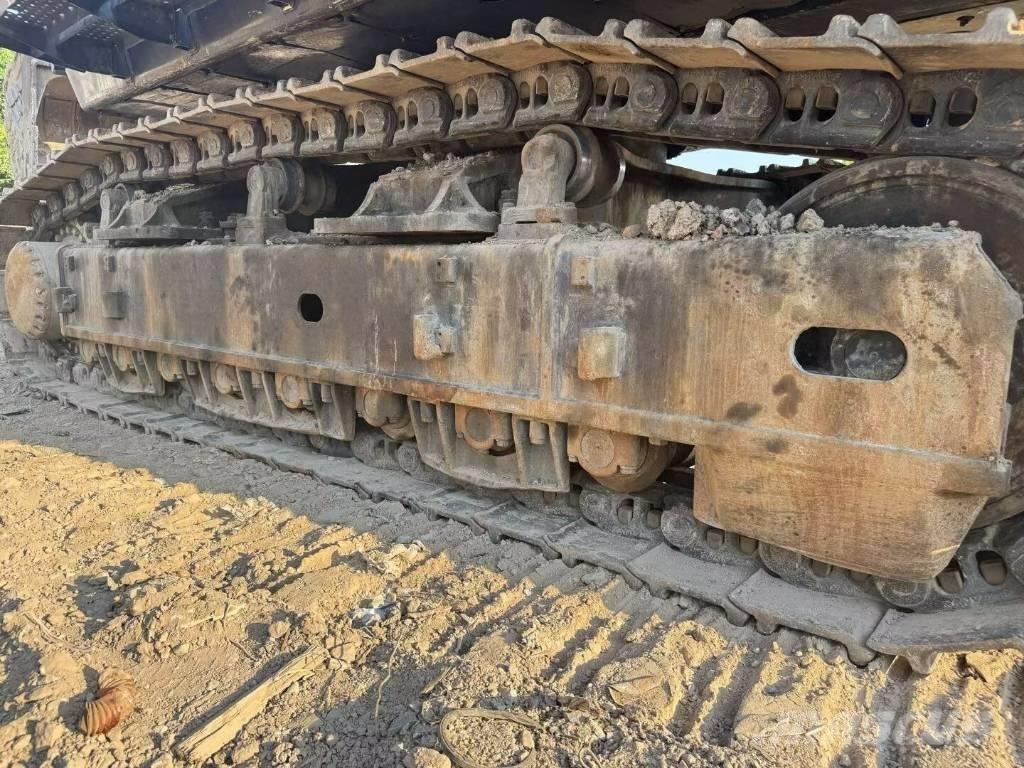 Hitachi ZX690LCH-5A حفارات زحافة