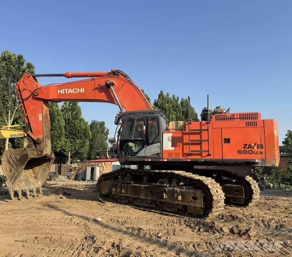 Hitachi ZX690LCH-5A حفارات زحافة