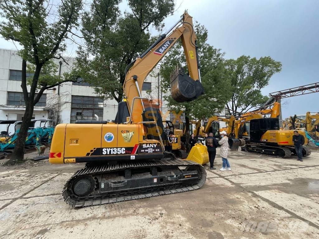 Sany SY 135 C حفارات زحافة