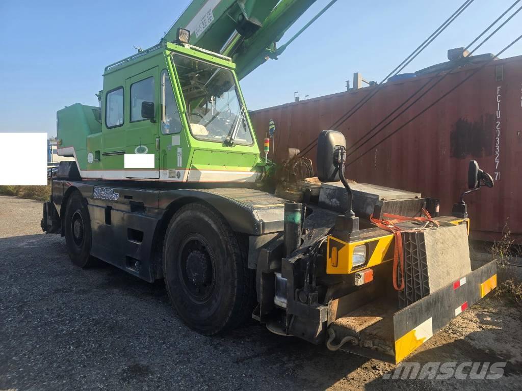 Kato SR 250 SP V رافعات الطرق الوعرة