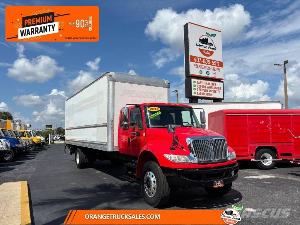 International 4300 شاحنات ذات هيكل صندوقي