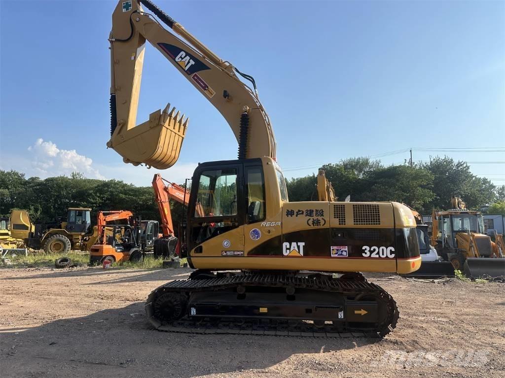 CAT 320C حفارات زحافة