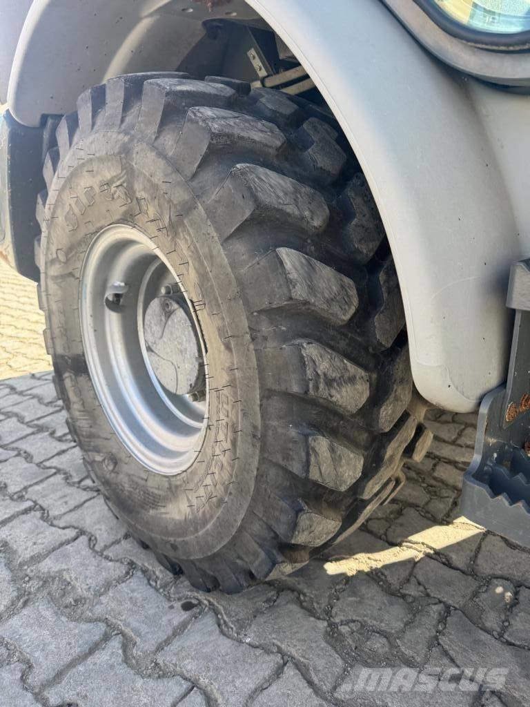 Kramer 8095 لوادر بعجل