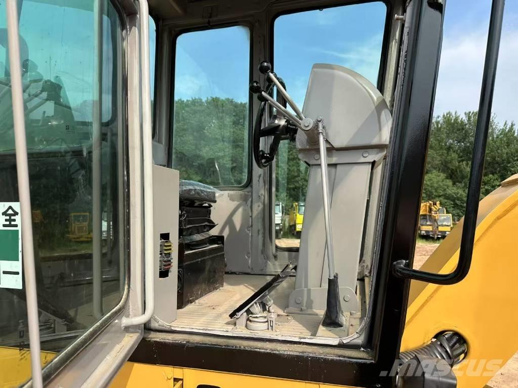 CAT 140 K معدات تمهيد الطرق