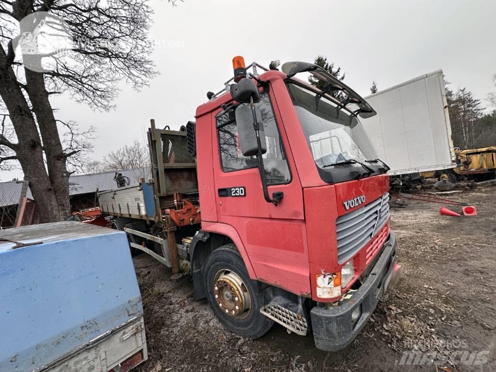 Volvo FL7 شاحنات الرافعات