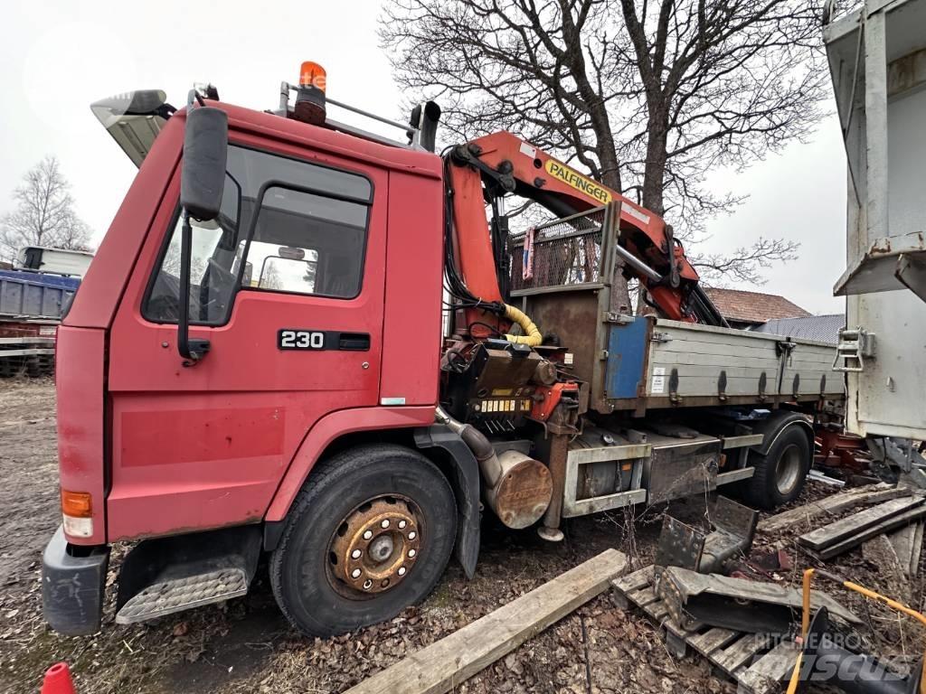 Volvo FL7 شاحنات الرافعات
