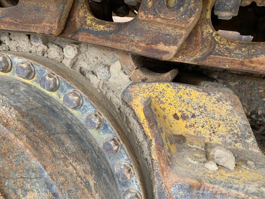 Komatsu D 61 PX-23 بلدوزرات مجنزرة