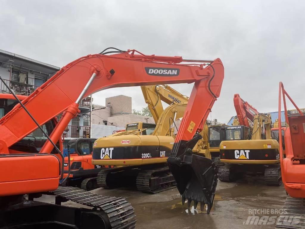 Doosan dx225 حفارات زحافة