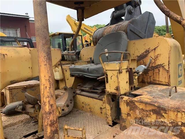 CAT D 8 K بلدوزرات مجنزرة