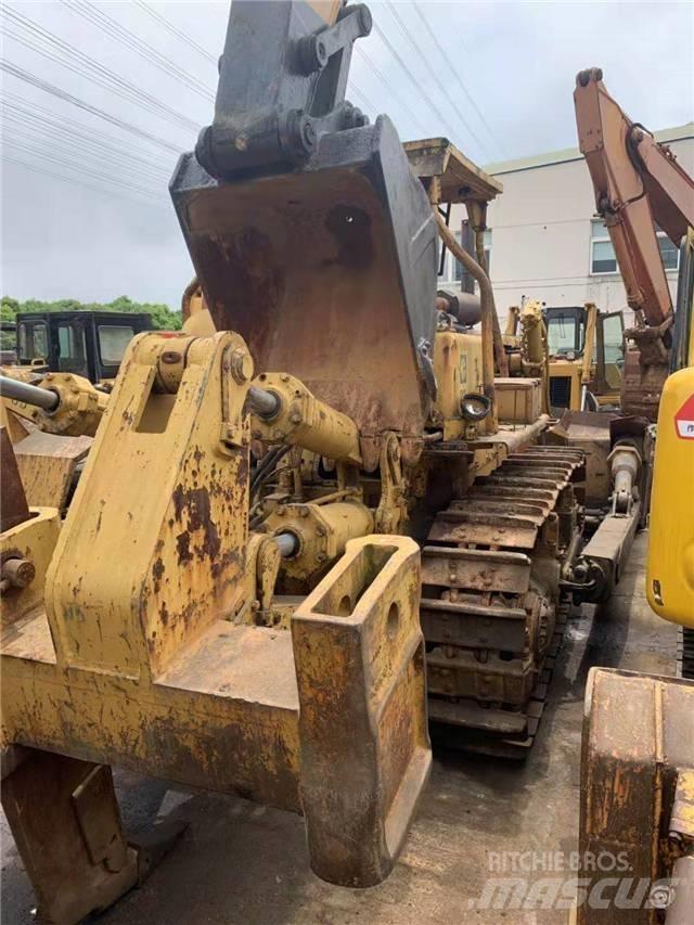 CAT D 8 K بلدوزرات مجنزرة