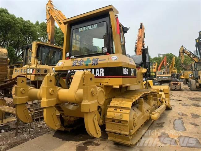 CAT D 6 G بلدوزرات مجنزرة