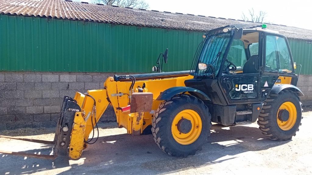 JCB 540-140 مناولات متداخلة