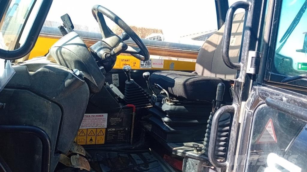 JCB 540-140 مناولات متداخلة