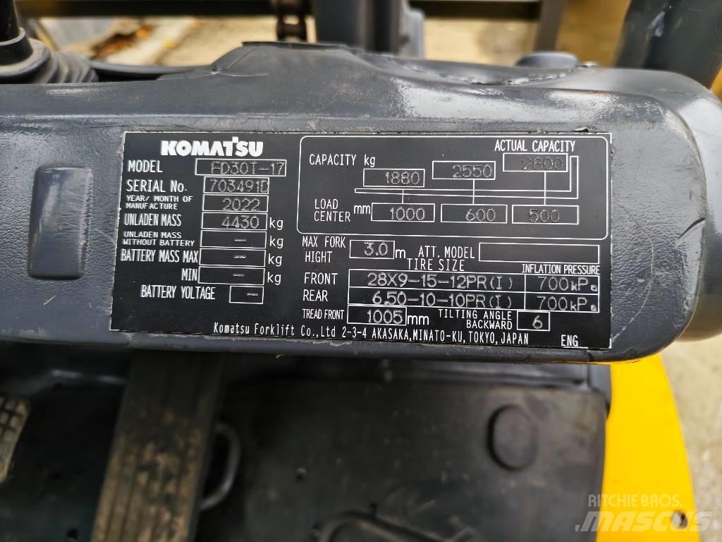 Komatsu 30 شاحنات الديزل